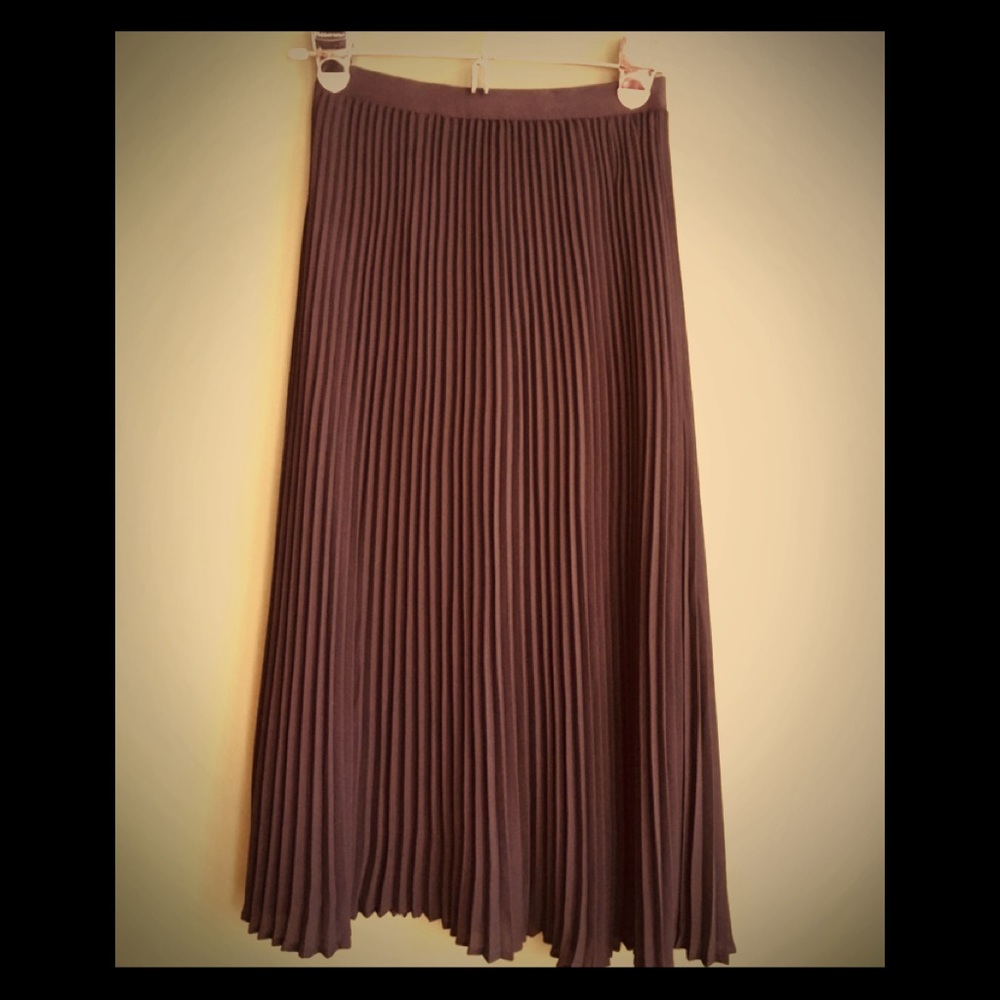 Aritzia Black Skirt